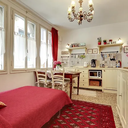 Ca' Badoer Frari Venedik