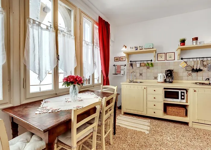 Ca' Badoer Frari Apartment Venice